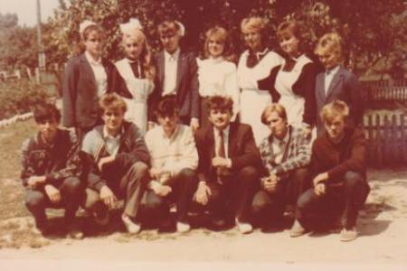 Выпускники 1990 Ладомировской средней школы